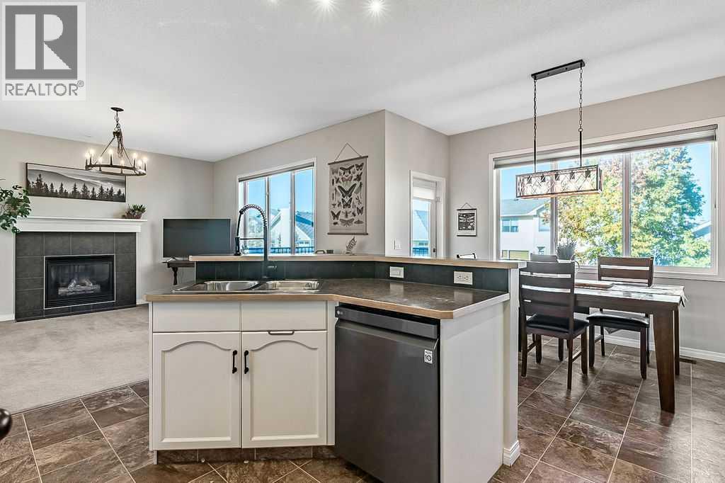 394 Cimarron Boulevard, Okotoks, Alberta  T1S 0A9 - Photo 2 - A2263407