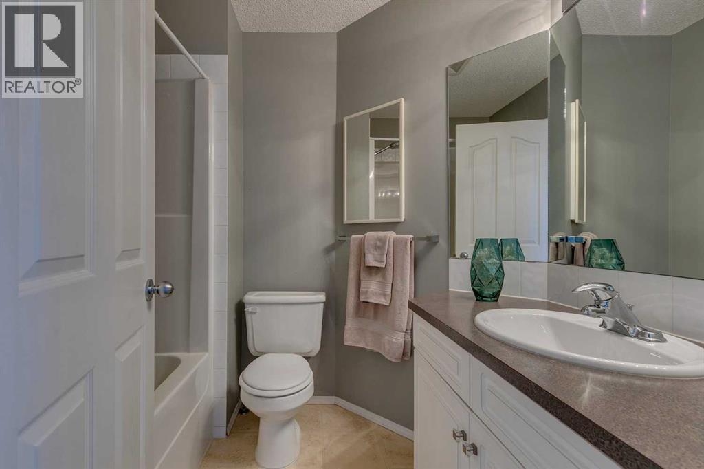 94 Somerglen Close Sw, Calgary, Alberta  T2Y 3Z5 - Photo 19 - A2265006