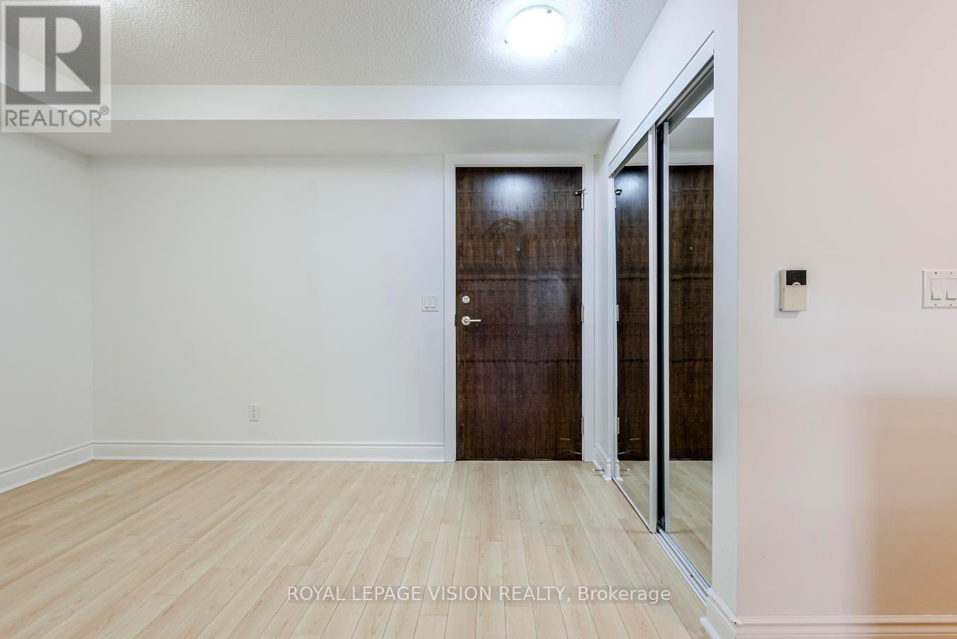 583 - 23 Cox Boulevard, Markham, Ontario  L3R 7Z9 - Photo 8 - N12474874