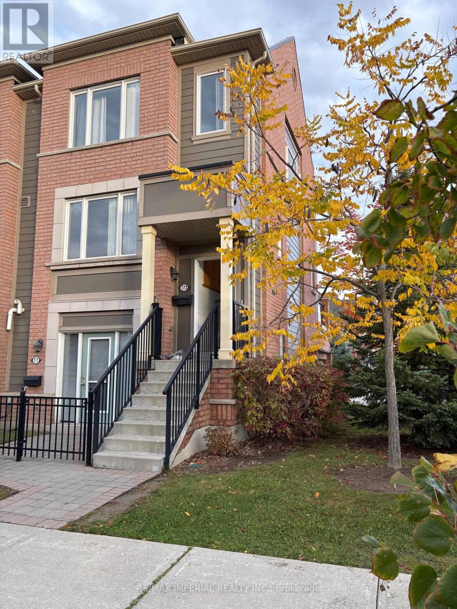 54 - 173 LEWIS HONEY DRIVE, Aurora, Ontario