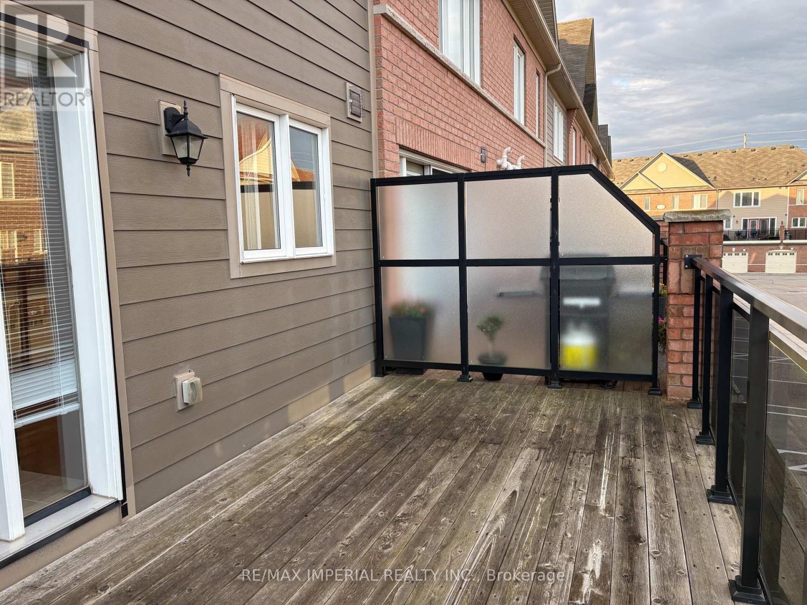 54 - 173 Lewis Honey Drive, Aurora, Ontario  L4G 0R9 - Photo 12 - N12474890