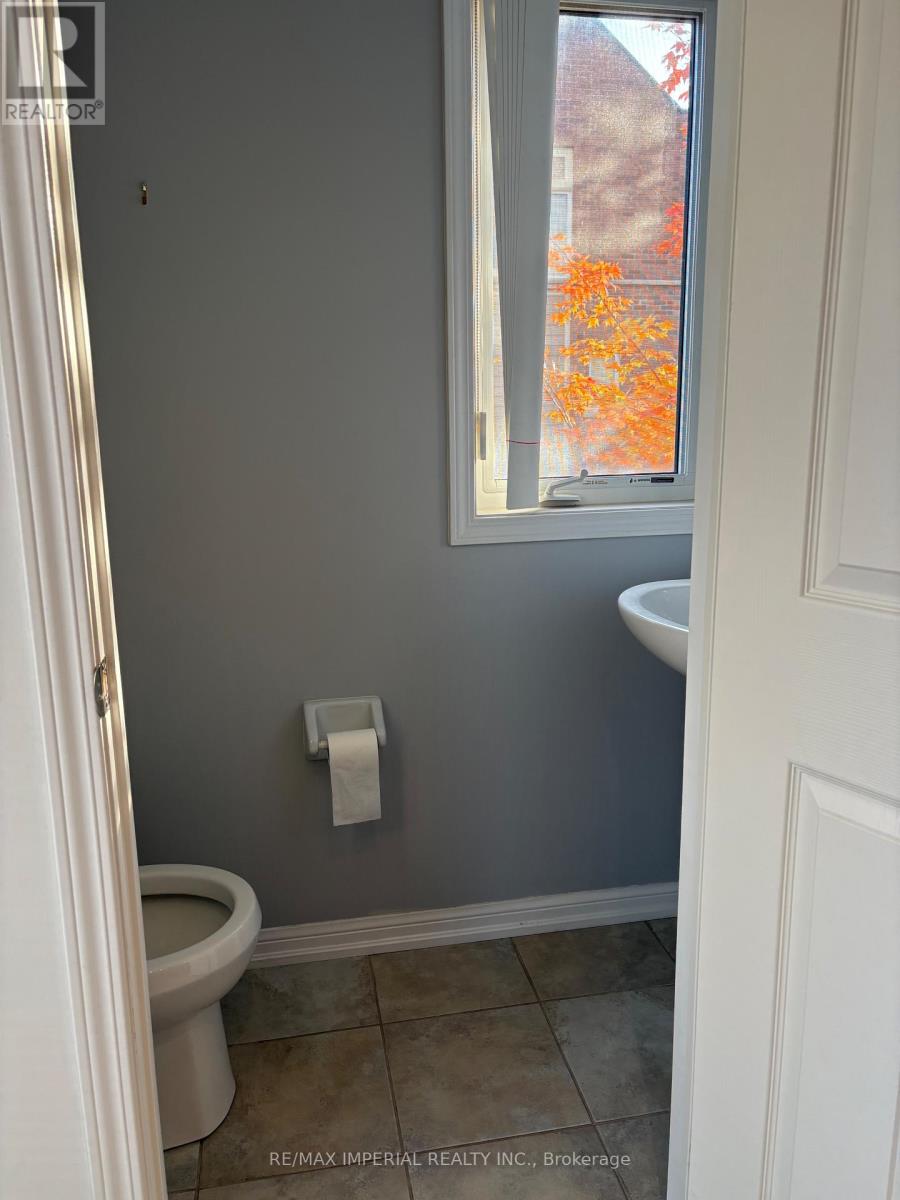 54 - 173 Lewis Honey Drive, Aurora, Ontario  L4G 0R9 - Photo 15 - N12474890