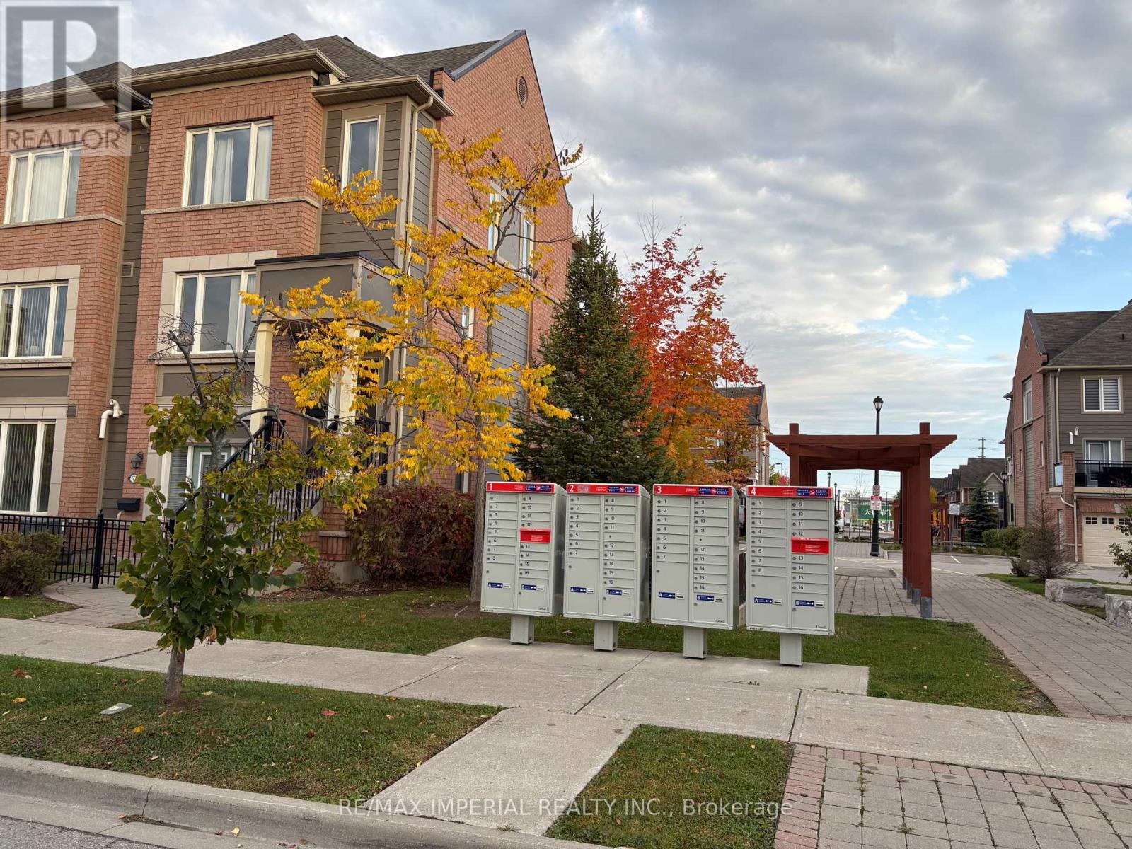 54 - 173 Lewis Honey Drive, Aurora, Ontario  L4G 0R9 - Photo 4 - N12474890