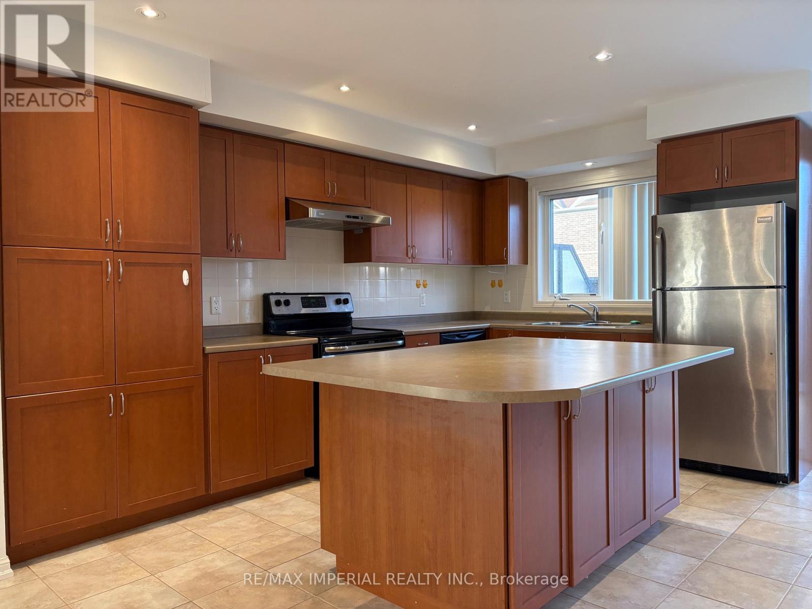 54 - 173 Lewis Honey Drive, Aurora, Ontario  L4G 0R9 - Photo 6 - N12474890