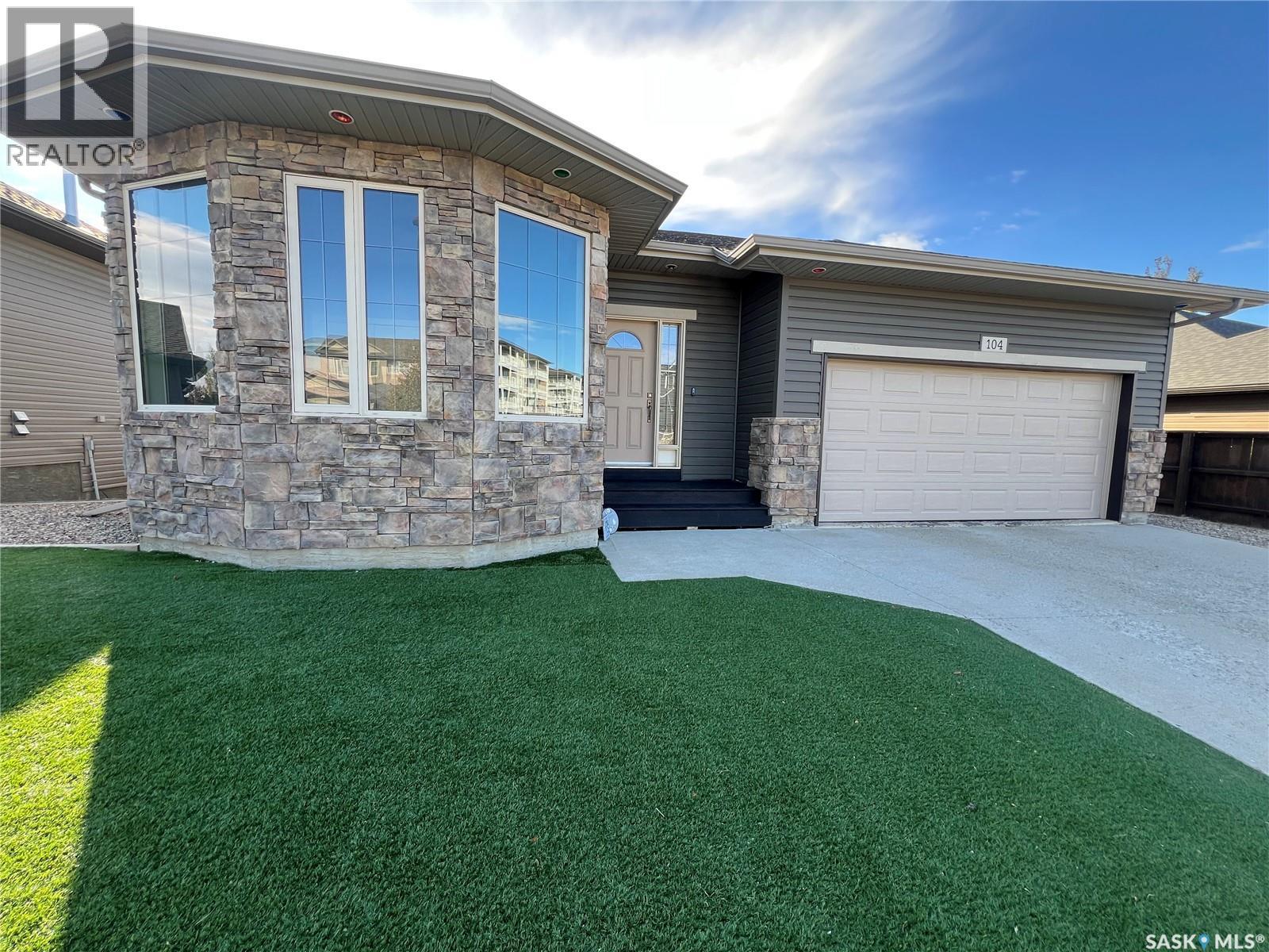 104 Valley Park Place, Swift Current, Saskatchewan  S9H 5N2 - Photo 1 - SK021423