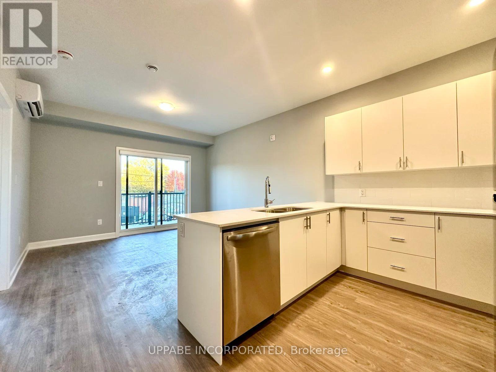 205 - 2380 Cleroux Crescent, Ottawa, Ontario  K1W 1A2 - Photo 6 - X12195143