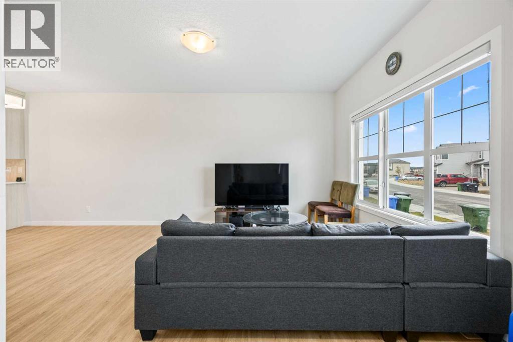 288 Cornerbrook Drive Ne, Calgary, Alberta  T3N 2J3 - Photo 3 - A2266054
