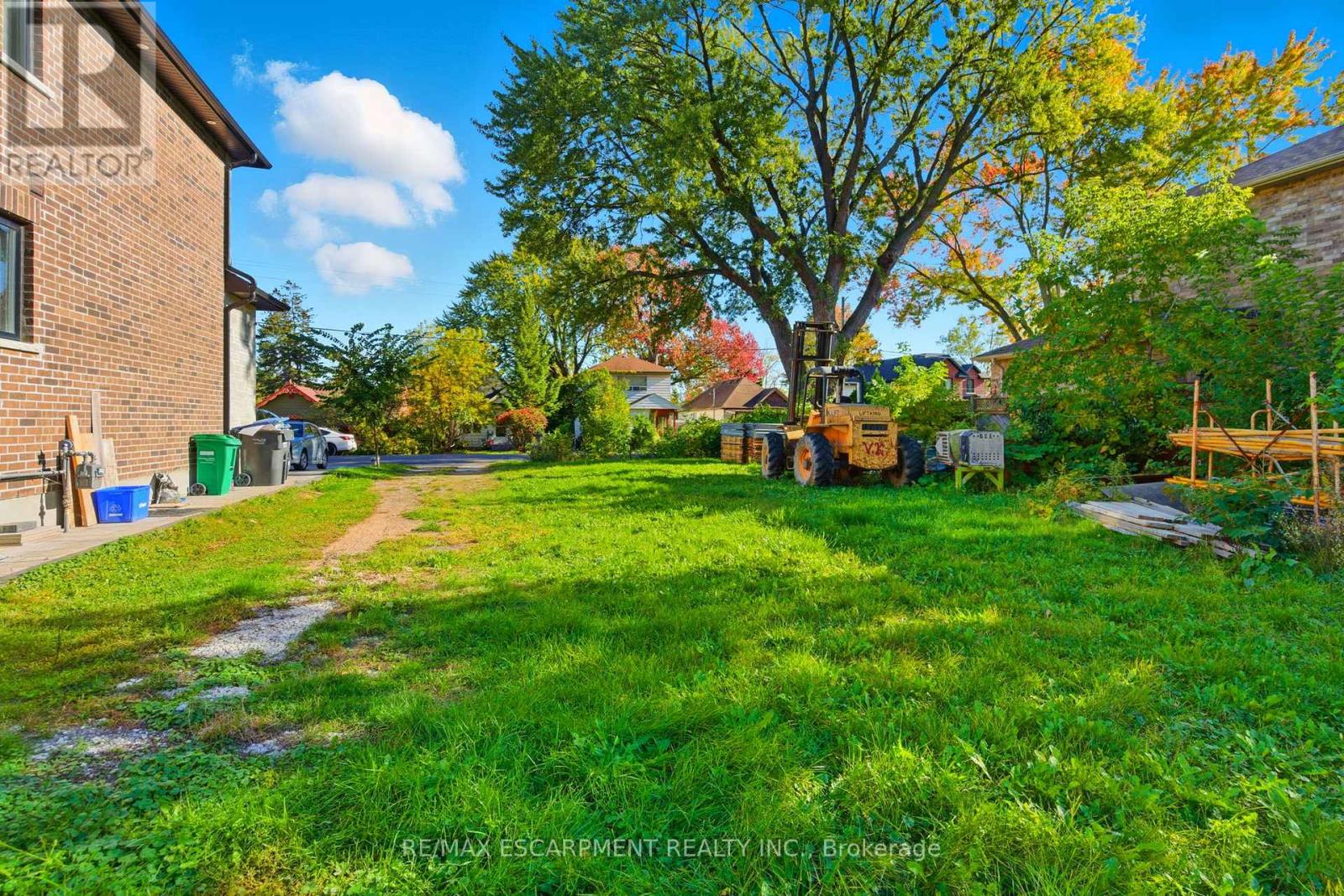 75 Troy Street, Mississauga, Ontario  L5G 1S6 - Photo 12 - W12474875