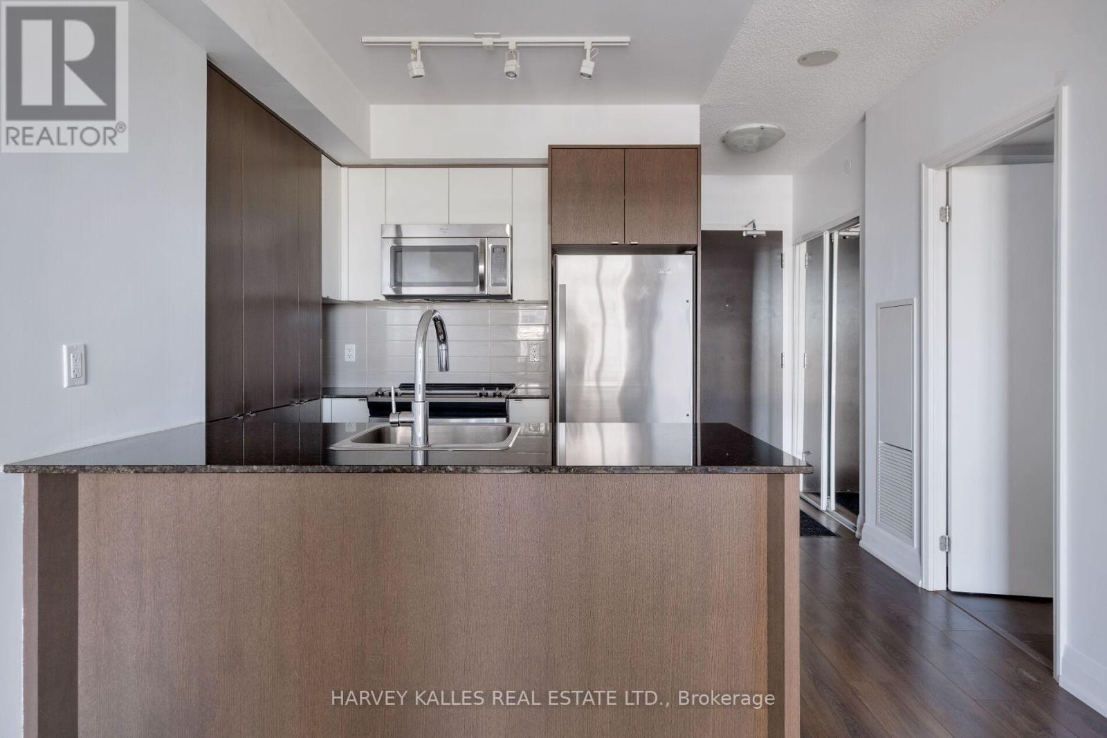 1208 - 9 Valhalla Inn Road, Toronto, Ontario  M9B 1S9 - Photo 15 - W12474880