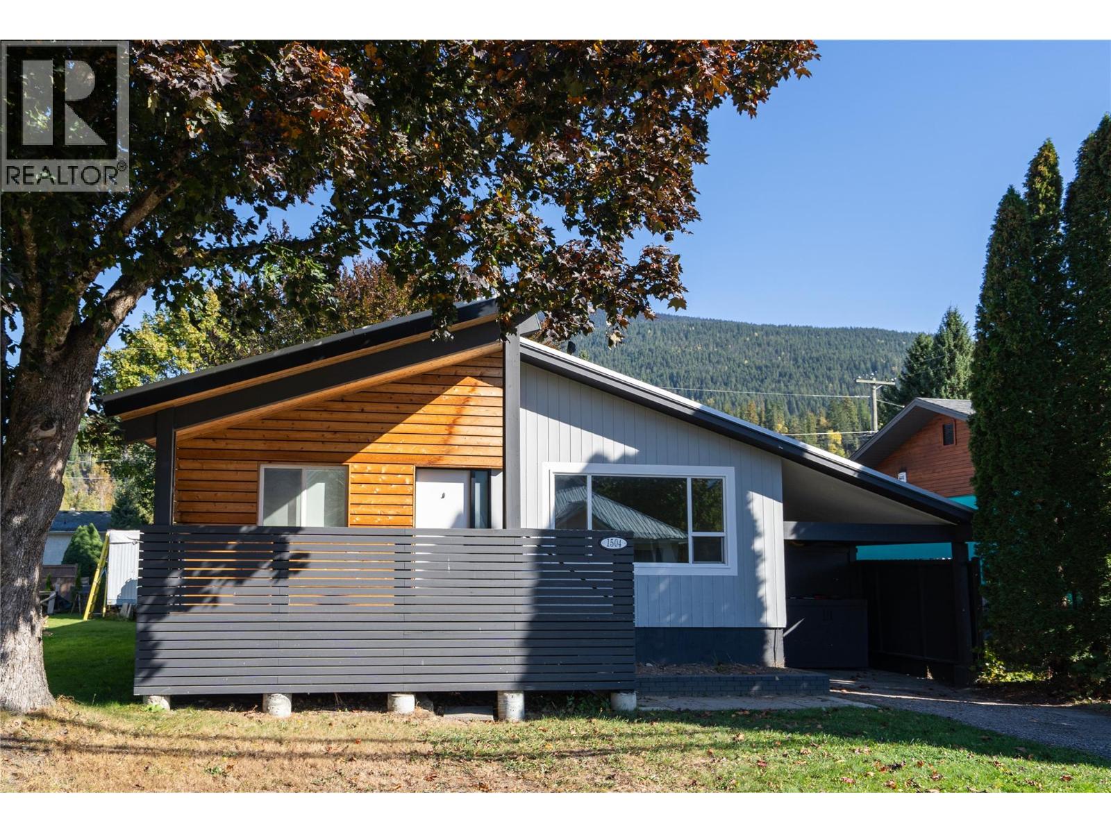 1504 Third Street W, revelstoke, British Columbia