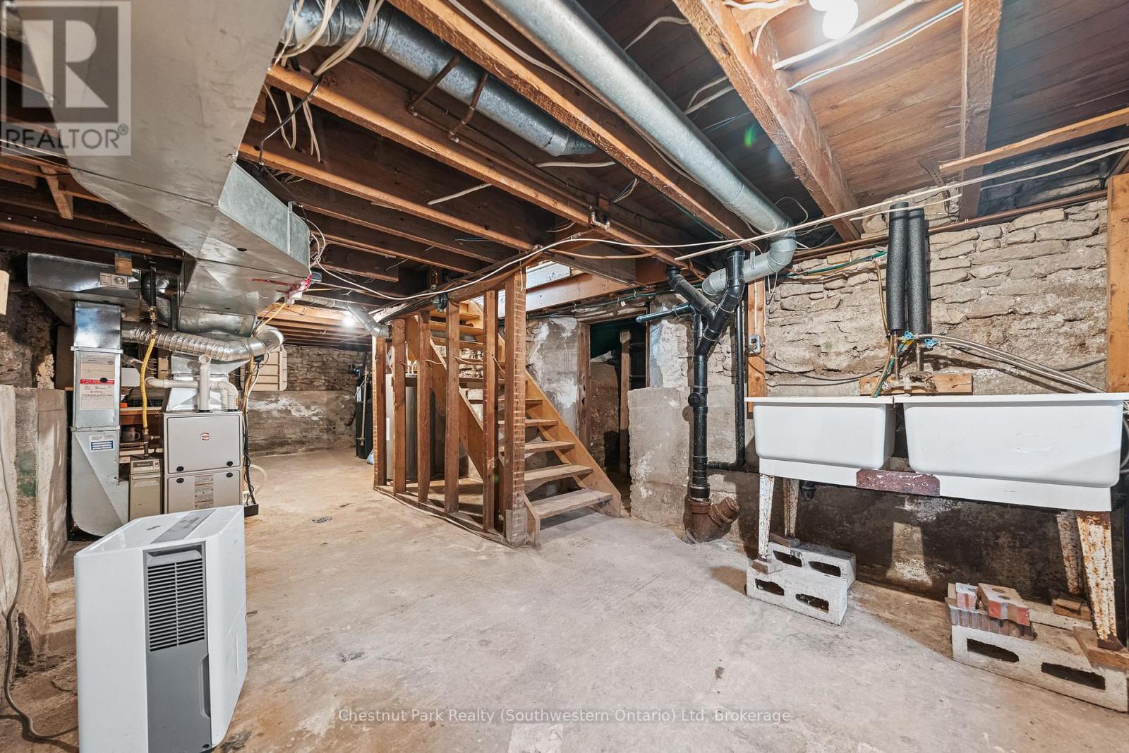 106 Colborne Street, Centre Wellington, Ontario  N0B 1S0 - Photo 41 - X12474931