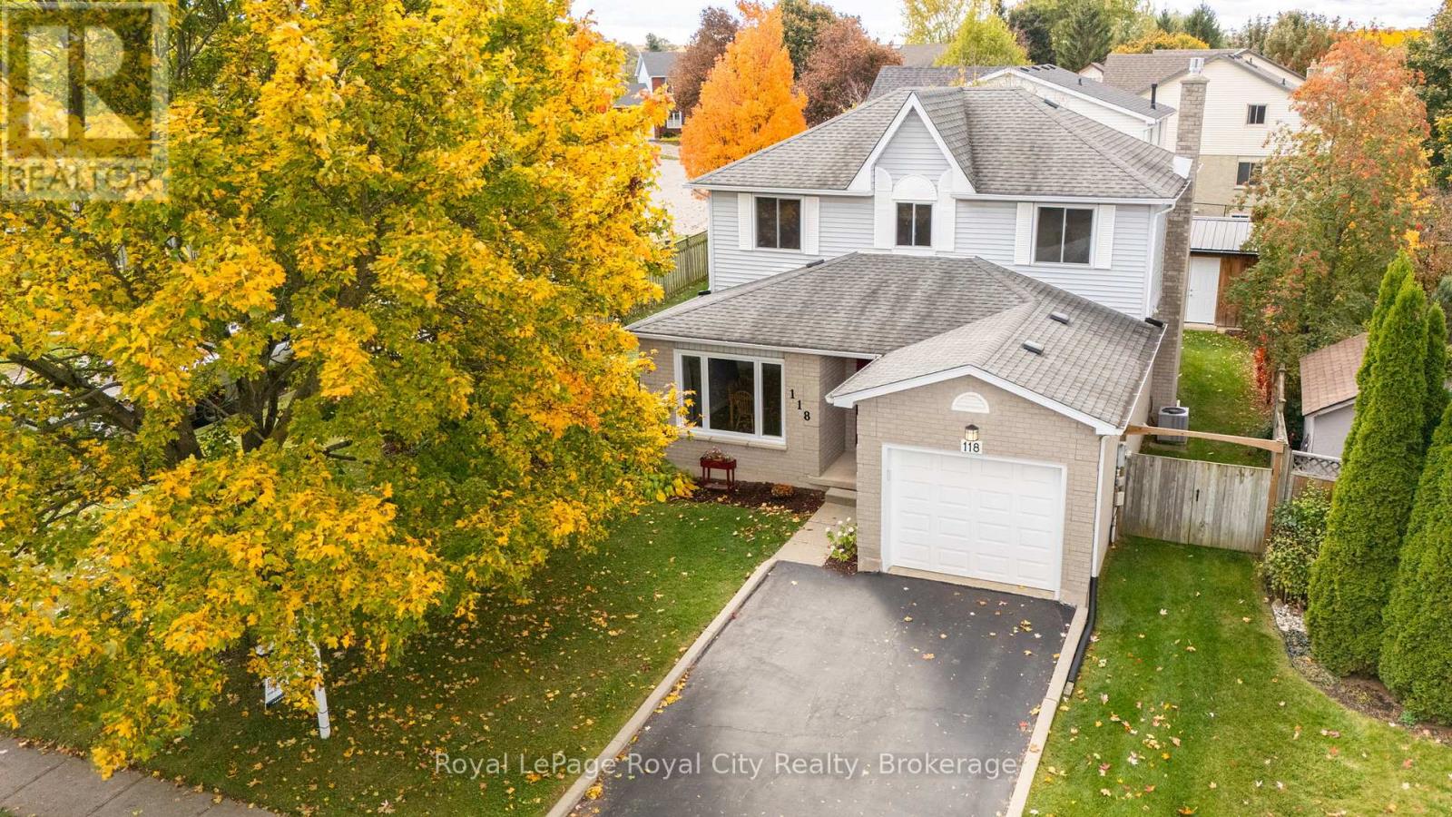 118 Stirling Macgregor Drive, Cambridge, Ontario  N1S 4T4 - Photo 2 - X12474948
