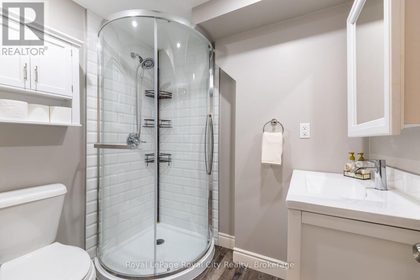 118 Stirling Macgregor Drive, Cambridge, Ontario  N1S 4T4 - Photo 35 - X12474948