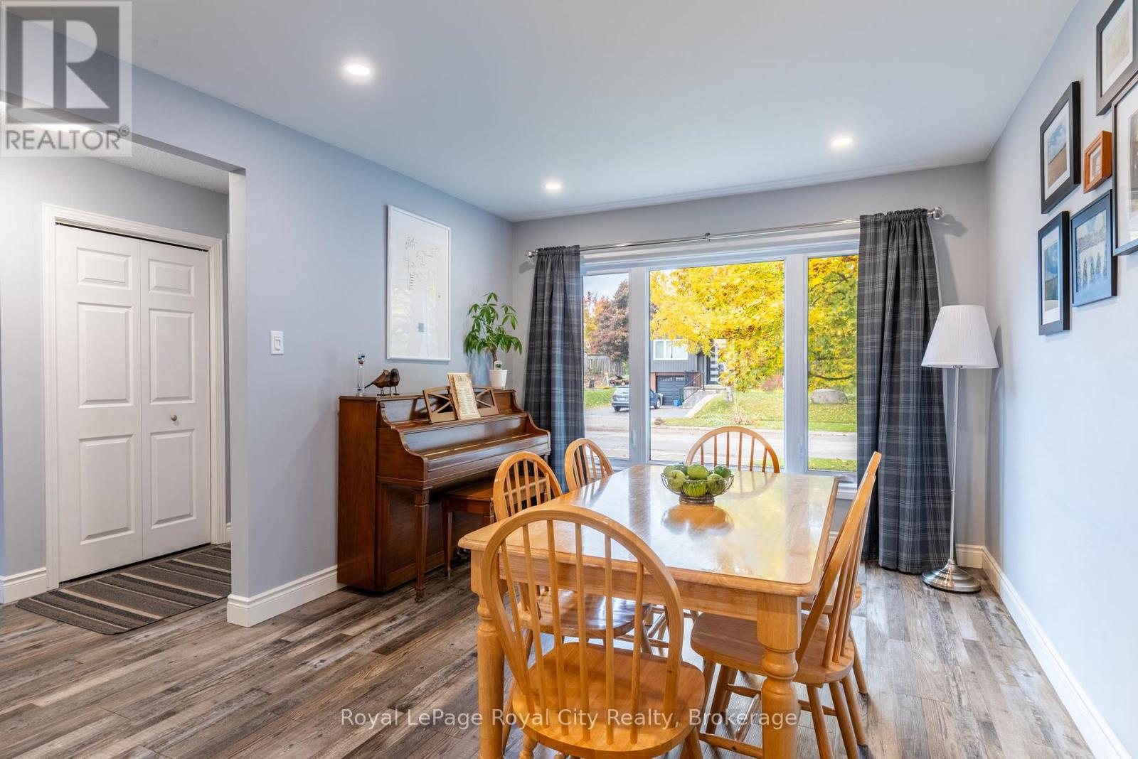 118 Stirling Macgregor Drive, Cambridge, Ontario  N1S 4T4 - Photo 5 - X12474948
