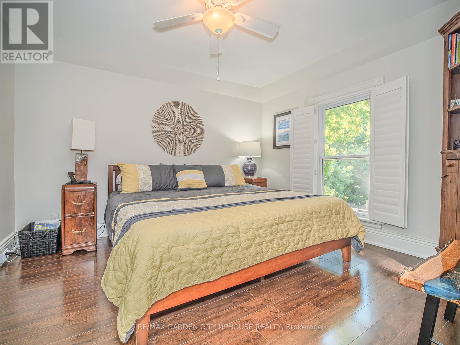 26 Mountain Street, Grimsby, Ontario  L3M 3K1 - Photo 18 - X12474900