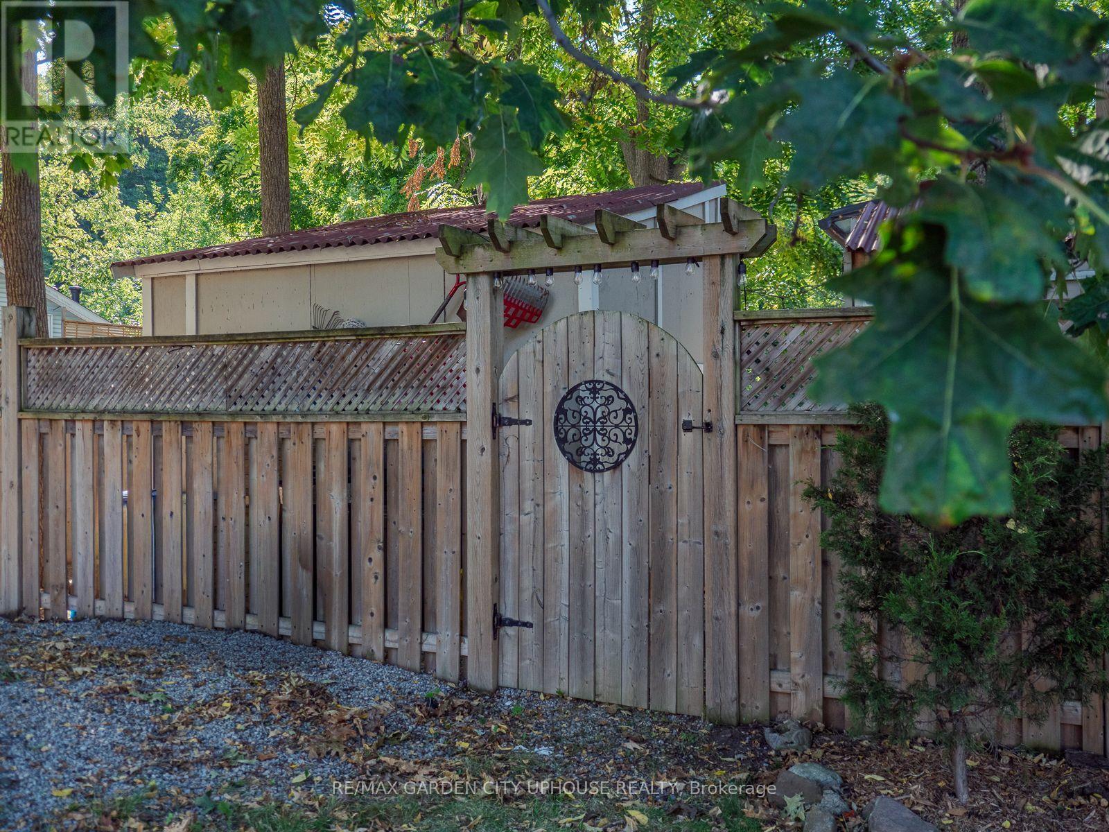 26 Mountain Street, Grimsby, Ontario  L3M 3K1 - Photo 31 - X12474900