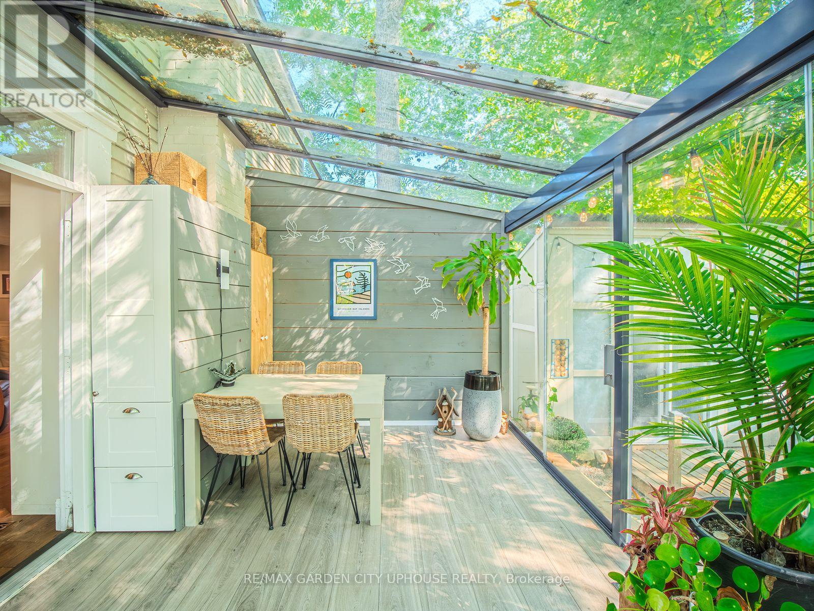 26 Mountain Street, Grimsby, Ontario  L3M 3K1 - Photo 8 - X12474900