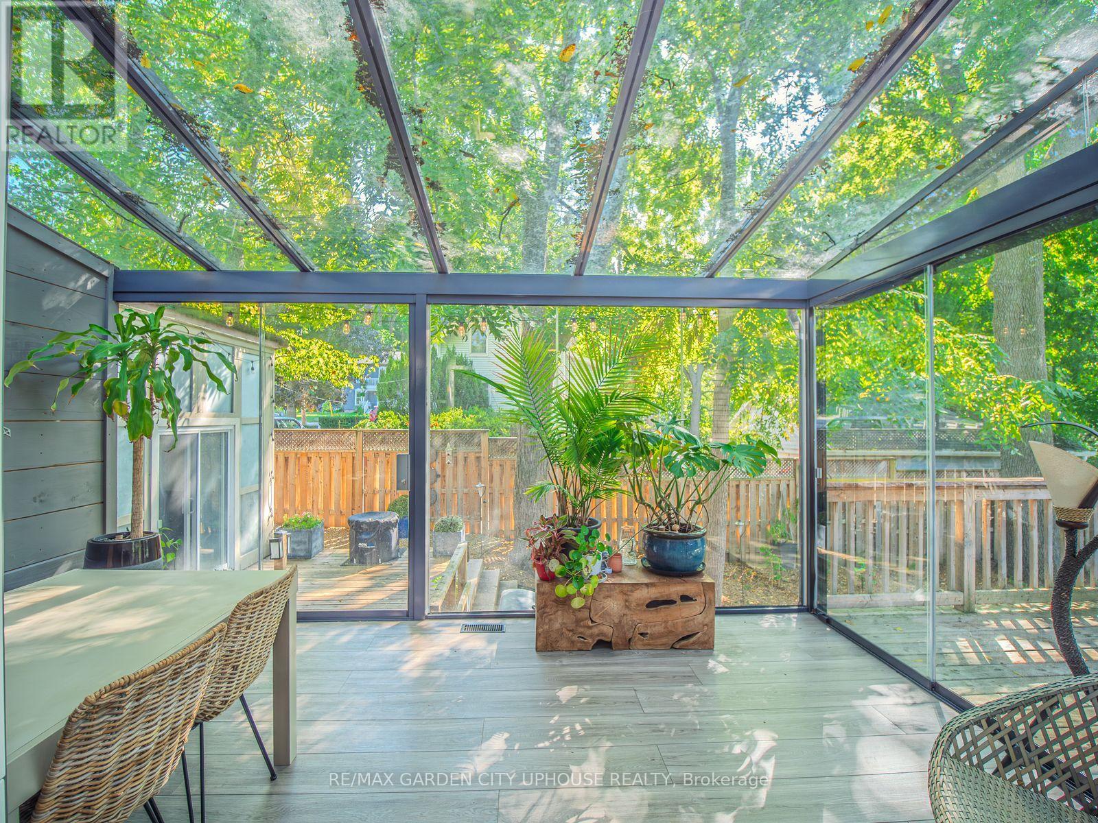 26 Mountain Street, Grimsby, Ontario  L3M 3K1 - Photo 9 - X12474900