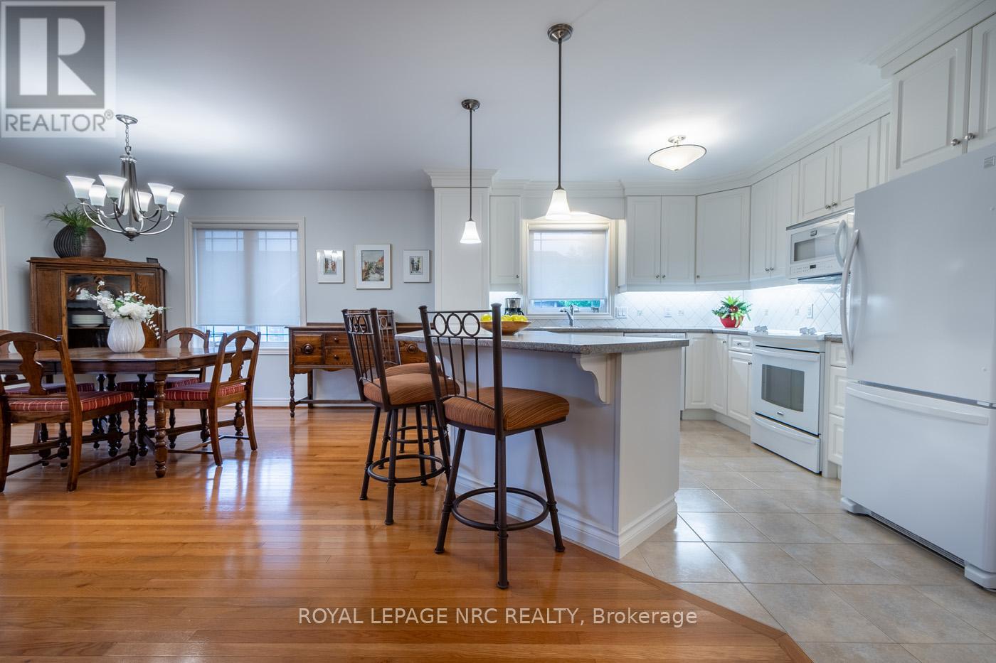 31 - 70 Elmwood Avenue, Welland, Ontario  L3C 0C1 - Photo 10 - X12474924