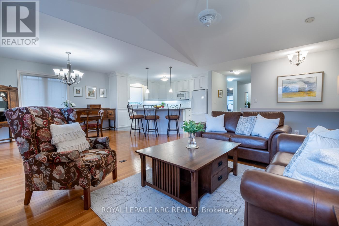 31 - 70 Elmwood Avenue, Welland, Ontario  L3C 0C1 - Photo 4 - X12474924