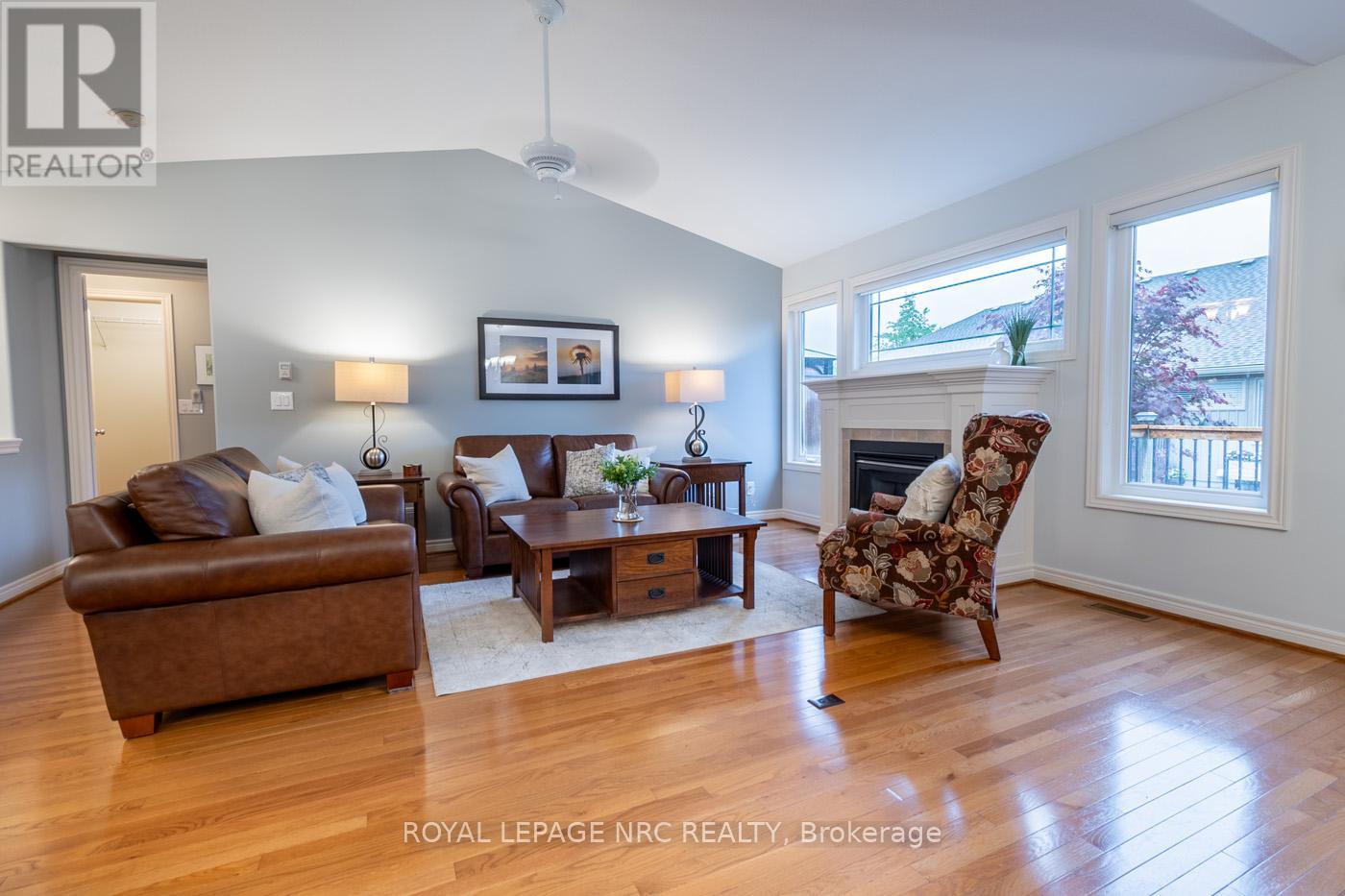 31 - 70 Elmwood Avenue, Welland, Ontario  L3C 0C1 - Photo 5 - X12474924