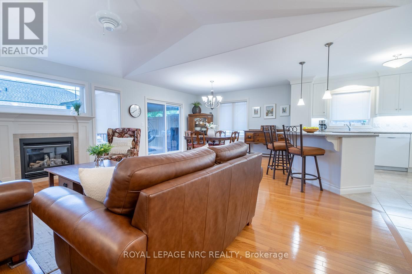 31 - 70 Elmwood Avenue, Welland, Ontario  L3C 0C1 - Photo 8 - X12474924