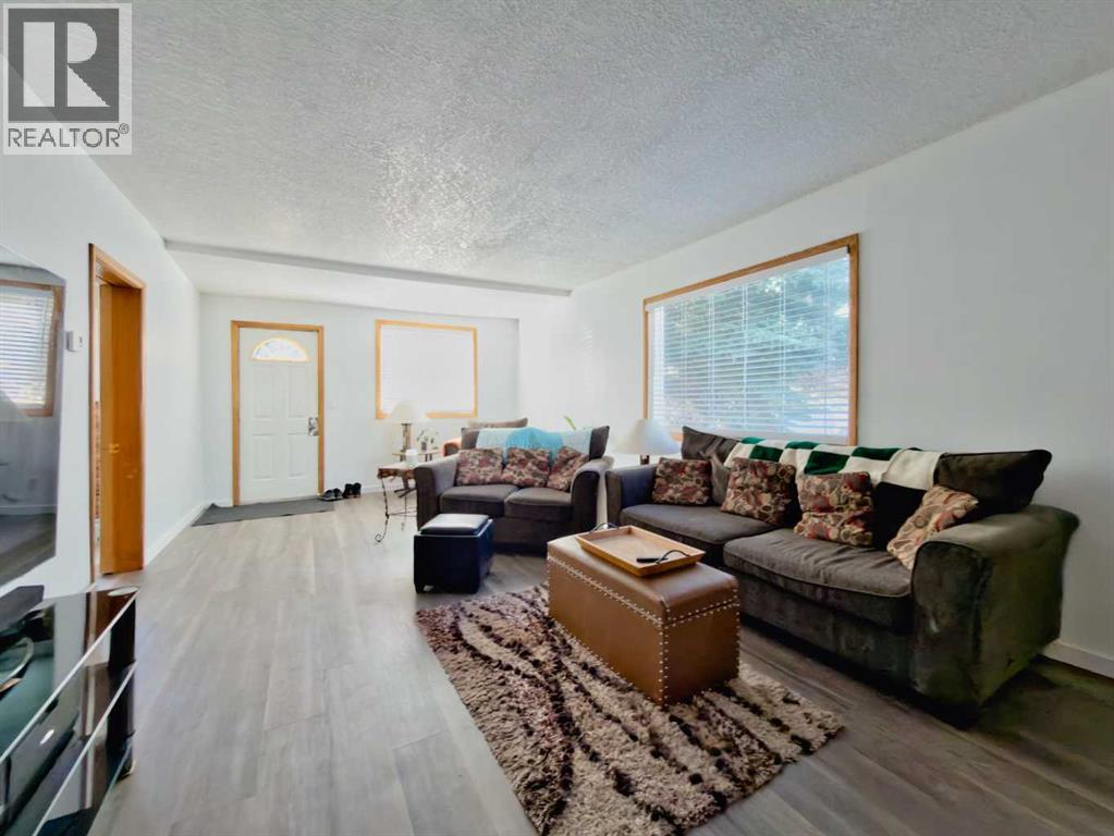 13205 15 Avenue, Blairmore, Alberta  T0K 0E0 - Photo 6 - A2238595