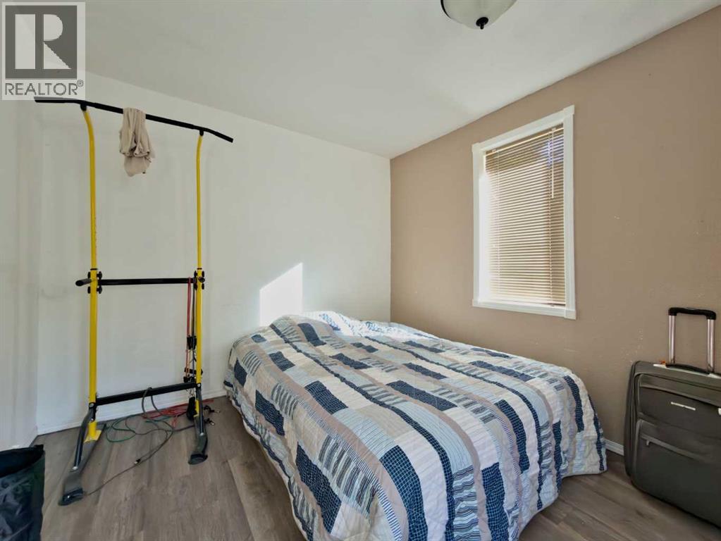 13205 15 Avenue, Blairmore, Alberta  T0K 0E0 - Photo 12 - A2238595