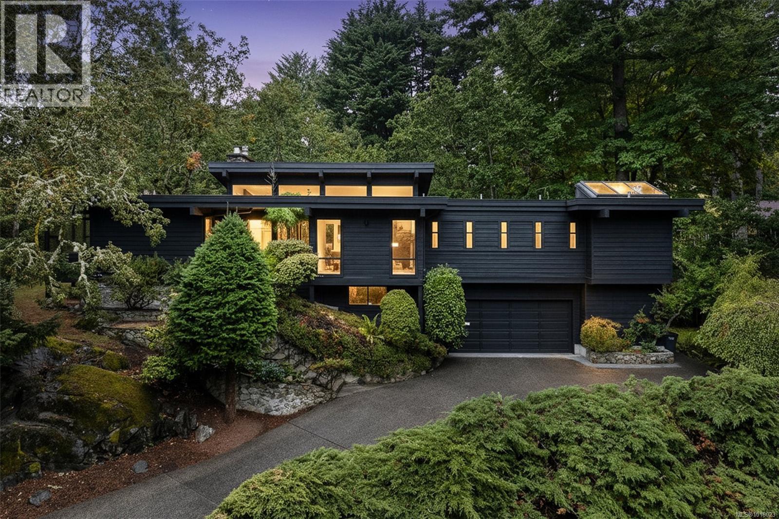 4464 Sunnywood Pl, Saanich, British Columbia