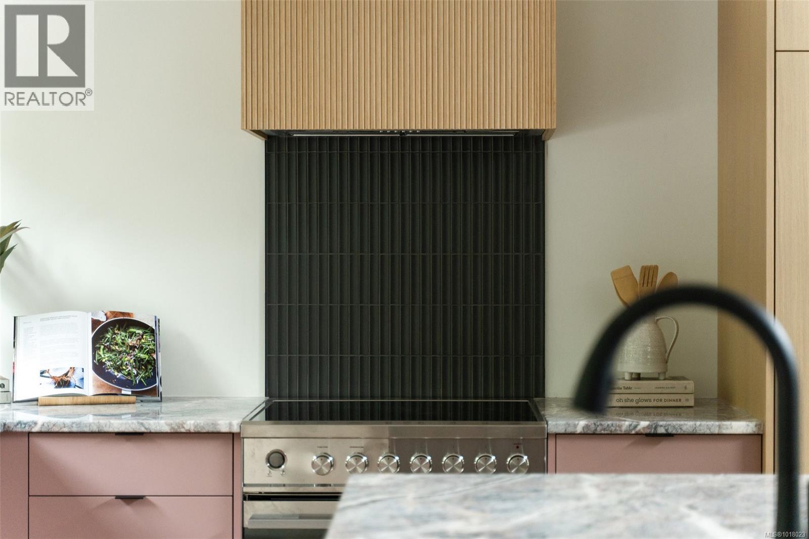 4464 Sunnywood Pl, Saanich, British Columbia  V8X 4N4 - Photo 12 - 1018023