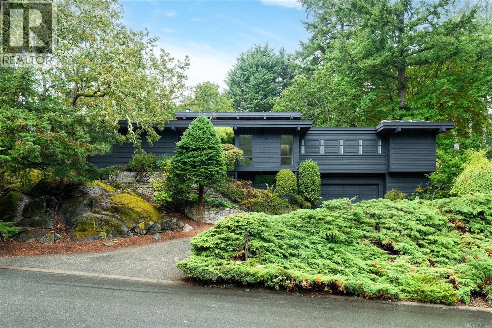 4464 Sunnywood Pl, Saanich, British Columbia  V8X 4N4 - Photo 43 - 1018023