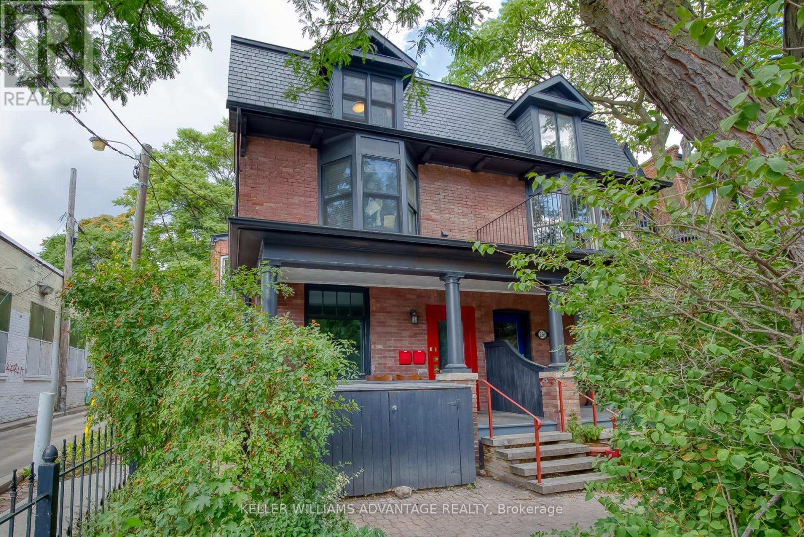 254A CARLTON STREET, Toronto, Ontario