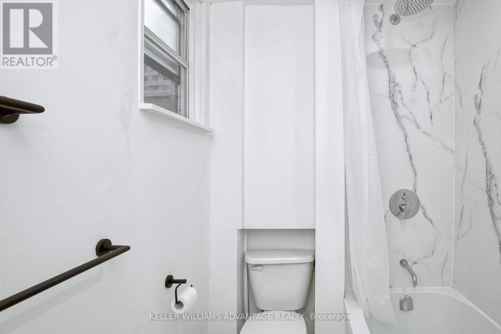 254a Carlton Street, Toronto, Ontario  M5A 2L3 - Photo 16 - C12474945