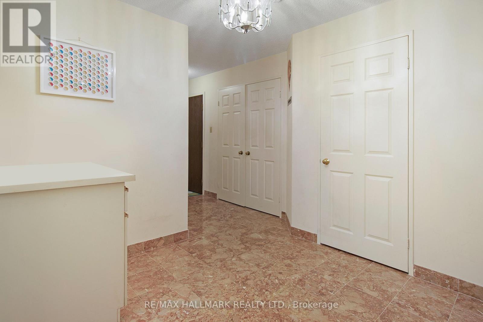 307 - 211 St Patrick Street, Toronto, Ontario  M5T 2Y9 - Photo 2 - C12474964