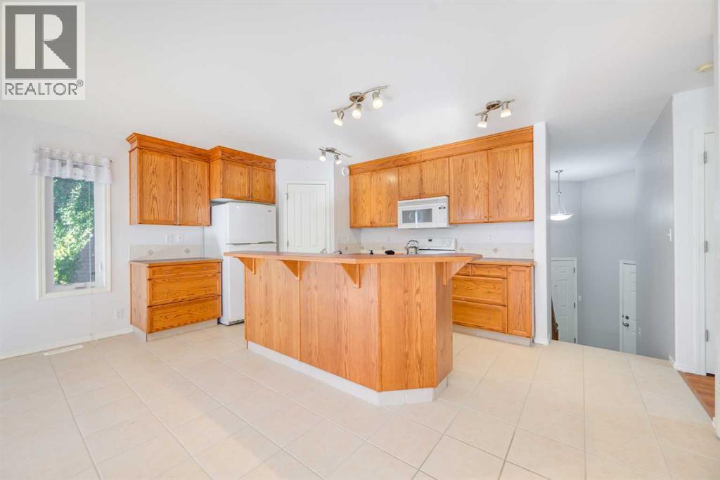 39 Kirton Close, Red Deer, Alberta  T4P 4E9 - Photo 6 - A2265095