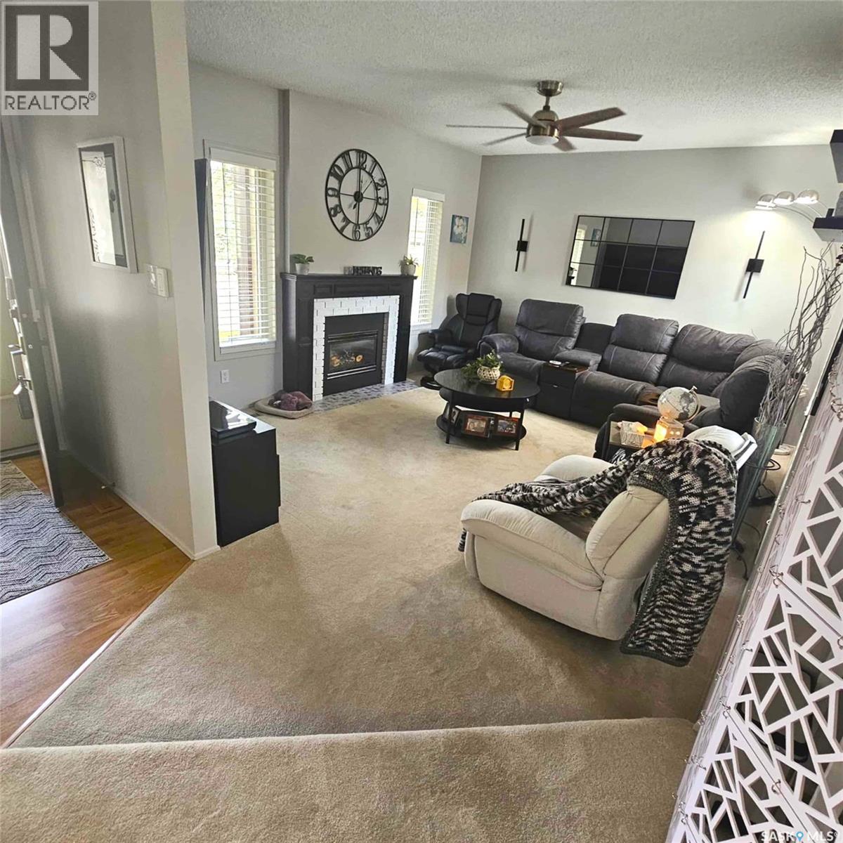 3042 Huntington Place, Regina, Saskatchewan  S4V 1Y1 - Photo 3 - SK021062