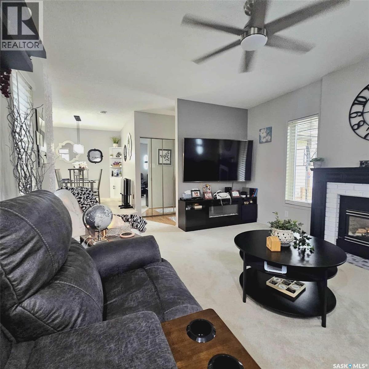 3042 Huntington Place, Regina, Saskatchewan  S4V 1Y1 - Photo 2 - SK021062