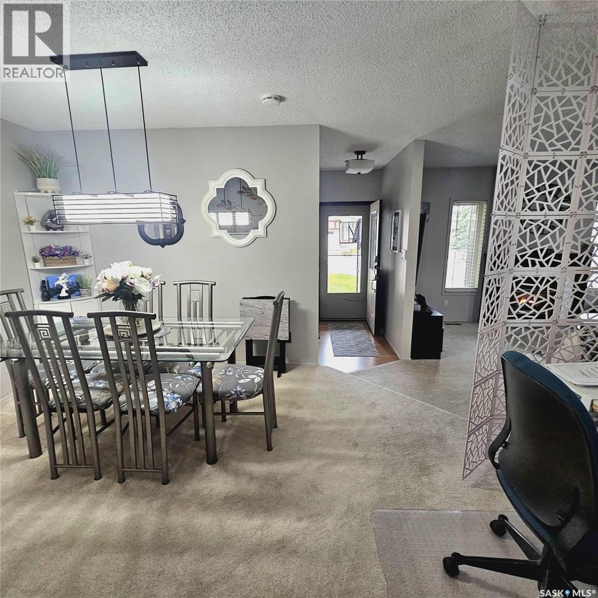 3042 Huntington Place, Regina, Saskatchewan  S4V 1Y1 - Photo 5 - SK021062