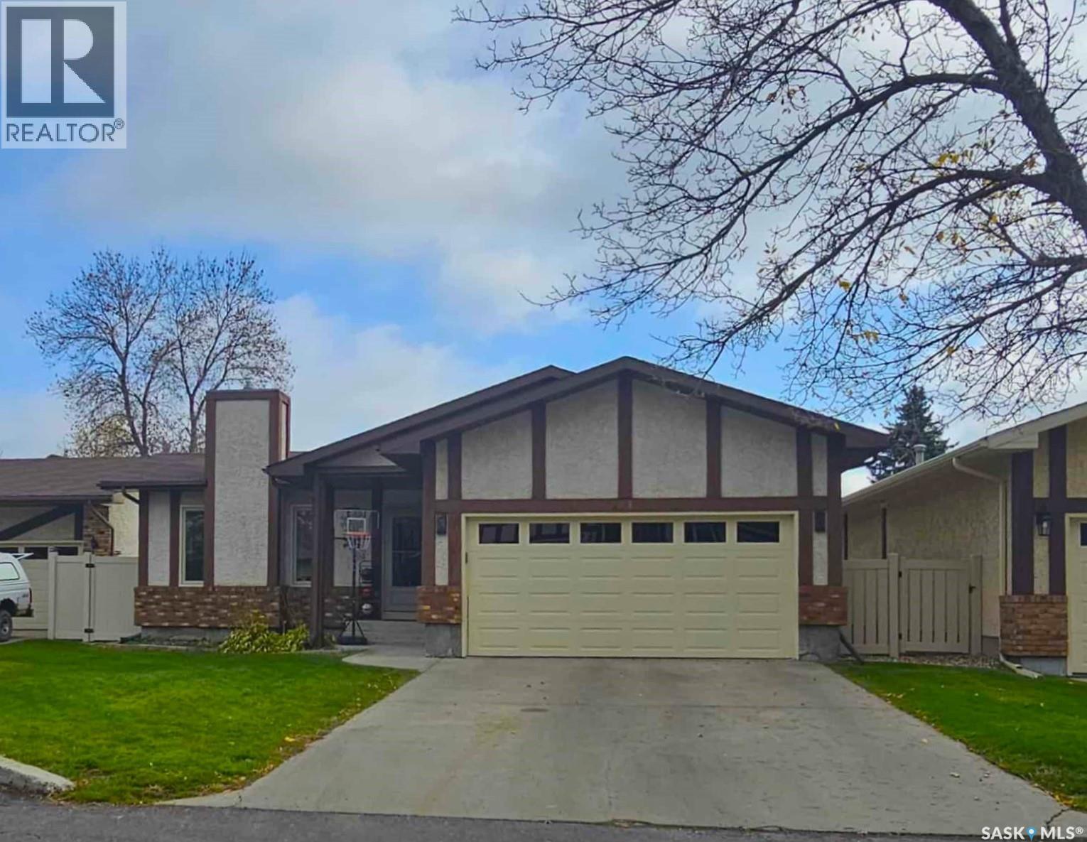 3042 Huntington PLACE, Regina, Saskatchewan