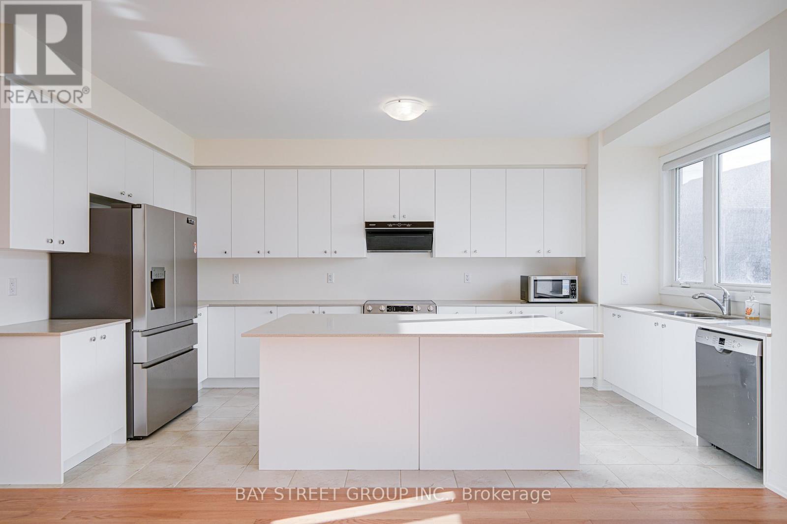 1091 Pisces Trail, Pickering, Ontario  L1X 0P8 - Photo 4 - E12374964