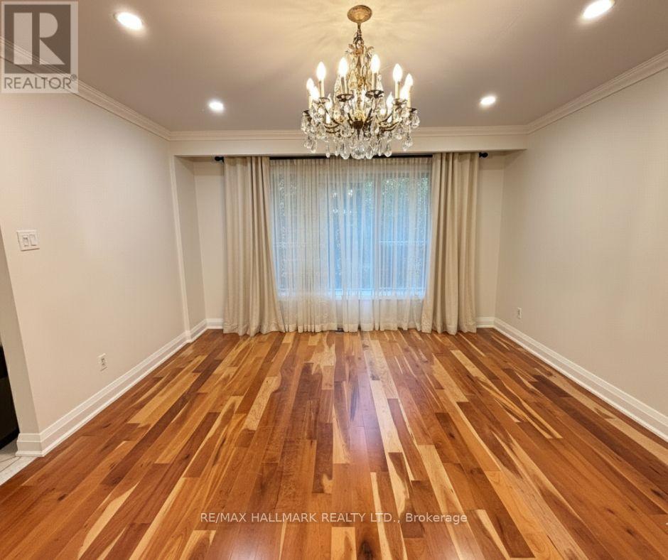 82 Windermere Crescent S, Richmond Hill, Ontario  L4C 6Y9 - Photo 4 - N12406993