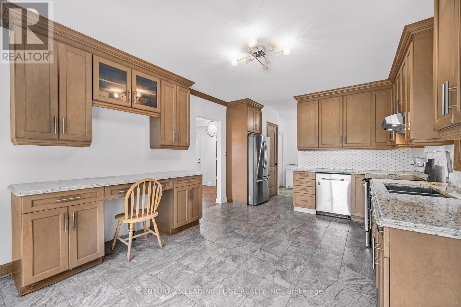 34 Mitchell Avenue, Whitchurch-Stouffville, Ontario  L4A 7X3 - Photo 12 - N12474921