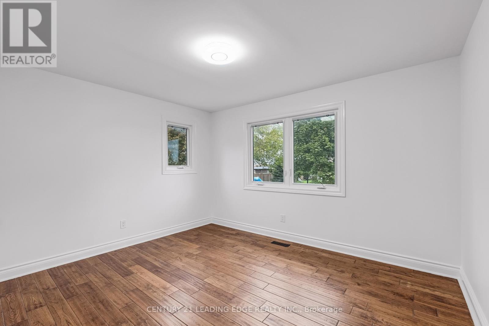 34 Mitchell Avenue, Whitchurch-Stouffville, Ontario  L4A 7X3 - Photo 27 - N12474921