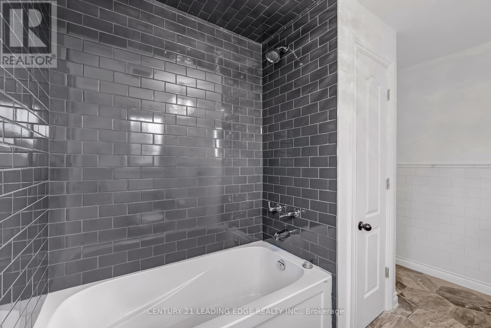 34 Mitchell Avenue, Whitchurch-Stouffville, Ontario  L4A 7X3 - Photo 30 - N12474921