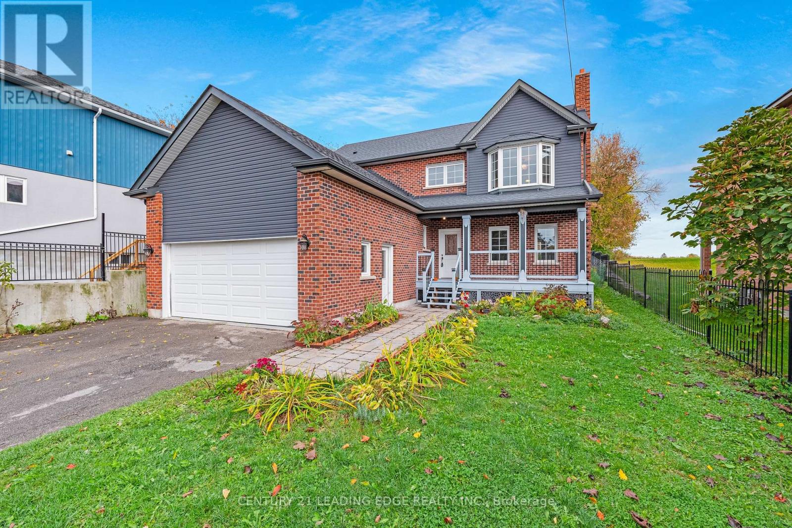 34 Mitchell Avenue, Whitchurch-Stouffville, Ontario  L4A 7X3 - Photo 4 - N12474921