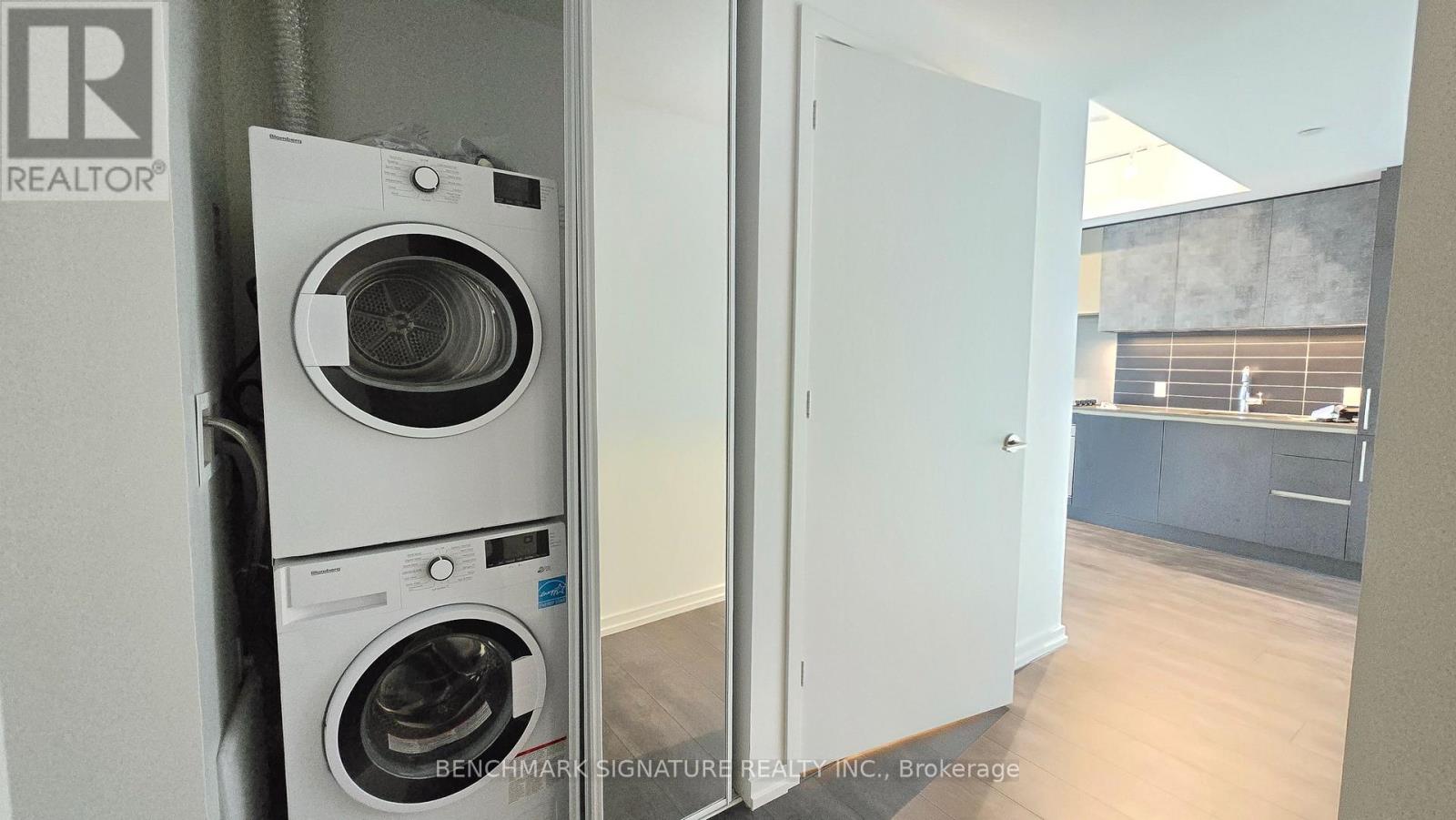 4202 - 1000 Portage Parkway, Vaughan, Ontario  L4K 0L1 - Photo 3 - N12474933