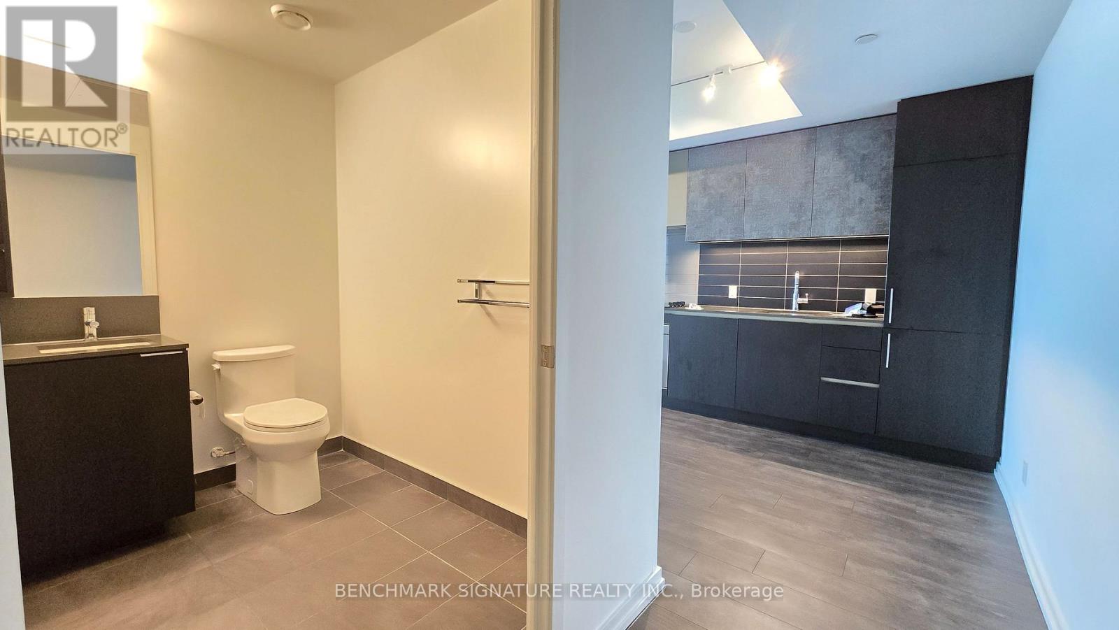 4202 - 1000 Portage Parkway, Vaughan, Ontario  L4K 0L1 - Photo 4 - N12474933