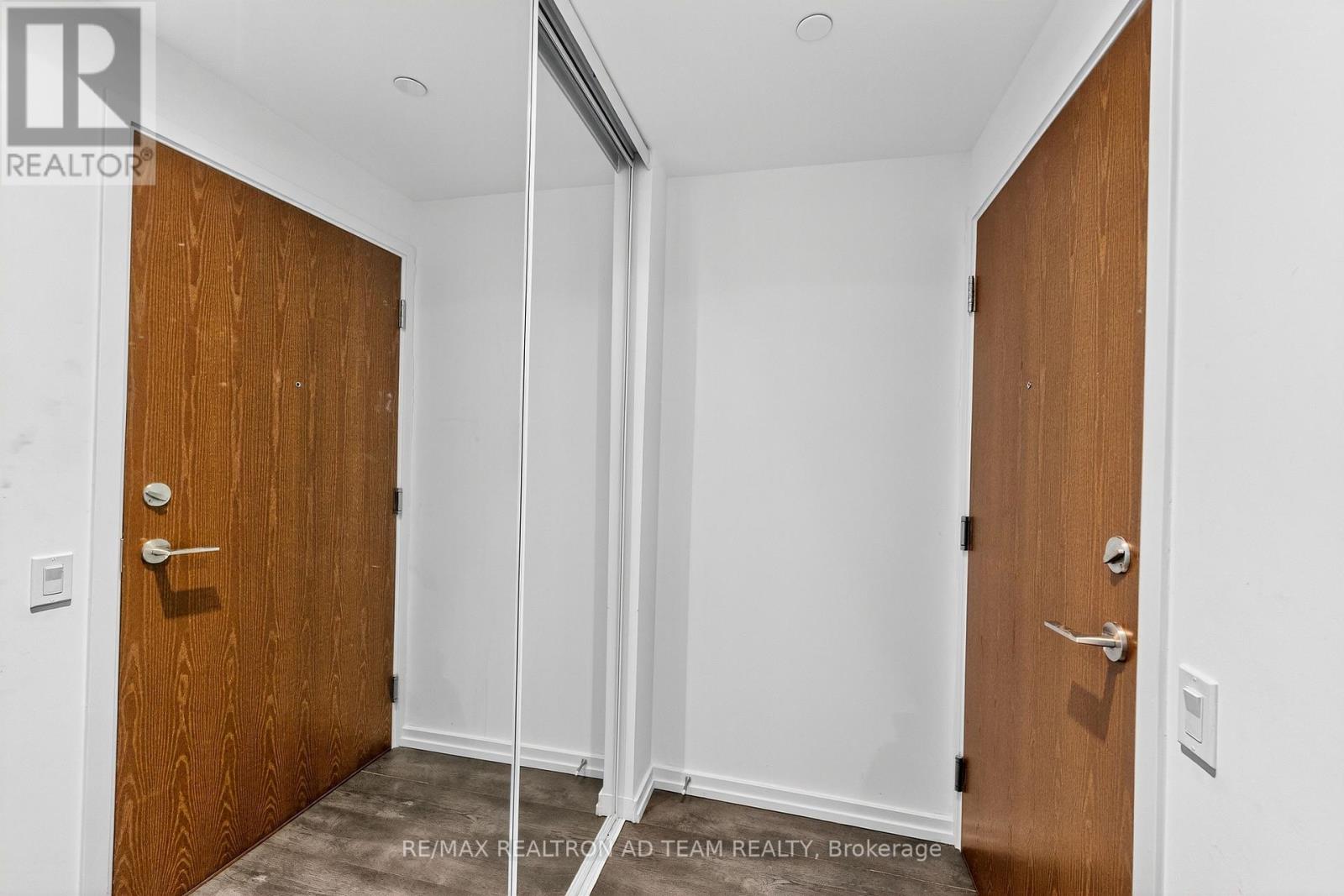 1901 - 1000 Portage Parkway, Vaughan, Ontario  L4K 0L1 - Photo 8 - N12474934