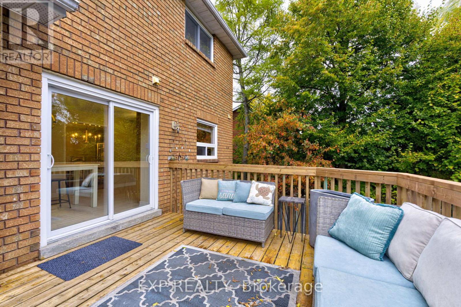 21 April Gardens, Aurora, Ontario  L4G 4R7 - Photo 13 - N12474943