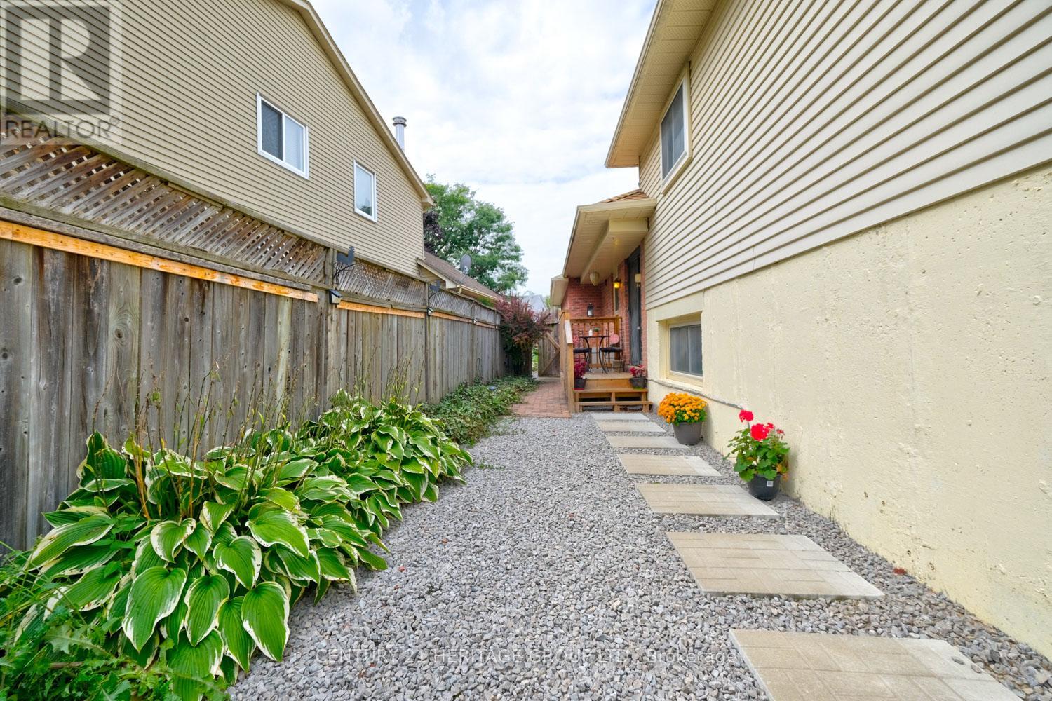 169 Spruce Street, Aurora, Ontario  L4G 3R7 - Photo 23 - N12474946